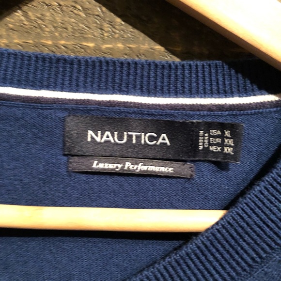 Men’s Nautical Luxury Performance v-neck sweater - Picture 3 of 3
